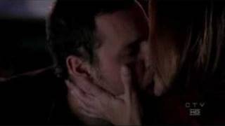 Addison & Alex Kiss In Slow Motion