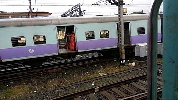 Howrah-Midnapore local and Bhadrak Passenger meets at Howrah | South Eastern Railway