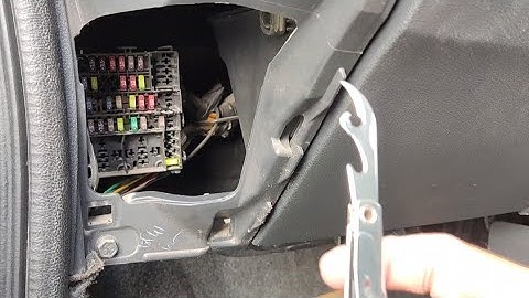 RENAULT KWID , KIGER, TRIBER : - How to remove car fuse  without fuse puller  // easy process //