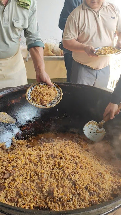 UZBEK PLOV 😋😋😋🔥🔥🔥 #beatiful #travel #туристуз #youtubeshorts #rek #qashqirlarmakonipistirma