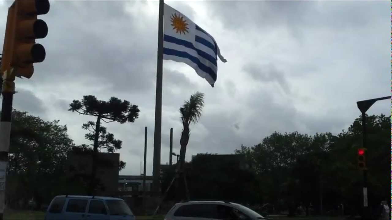 Paseando Por Montevideo Uruguay Plaza De La Bandera