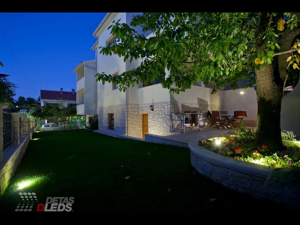 Illuminazione led per esterni: faretti e lampade da giardino (2014 ... Fari esterni a led