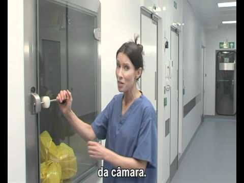 Entering and leaving laboratory containment - Portuguese subtitles