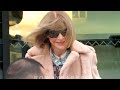 Anna WINTOUR waving to the crowd @ CHANEL fashion show, Paris January 24th 2023 haute couture week