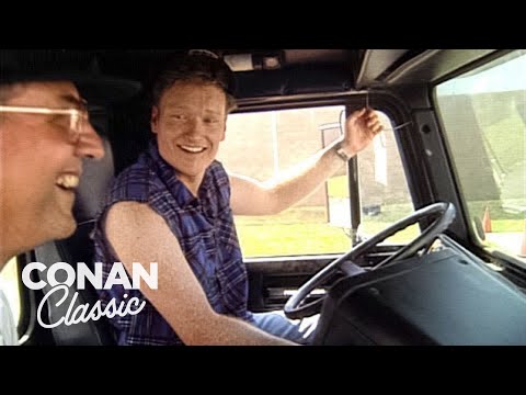 Video: Nový Záznam O Kampani Doom Odhalený Na Conan O'Brien