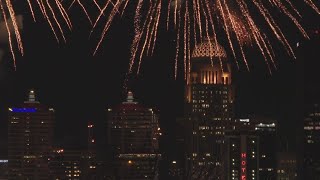 Big crowds gather in Clarksville for Thunder Over Louisville