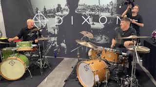 Download Lagu David Lee Roth drummers reunited! Gregg Bissonette \u0026 Ray Luzier Music City Drum Show MP3 Download Lagu David Lee Roth drummers reunited! Gregg Bissonette \u0026 Ray Luzier Music City Drum Show MP3