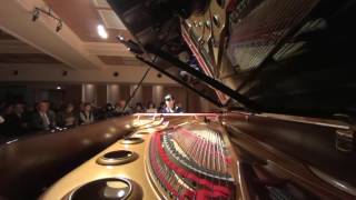 萬谷　衣里 - 演奏動画のサムネイル