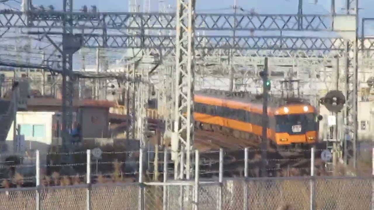 近鉄12200系スナックカー大阪難波行桑名駅入線 - YouTube