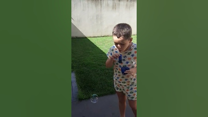 Brincando com bolinhas de sabão...
