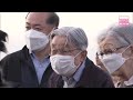 Retired emperor and empress visit imperial villa in Hayama resort