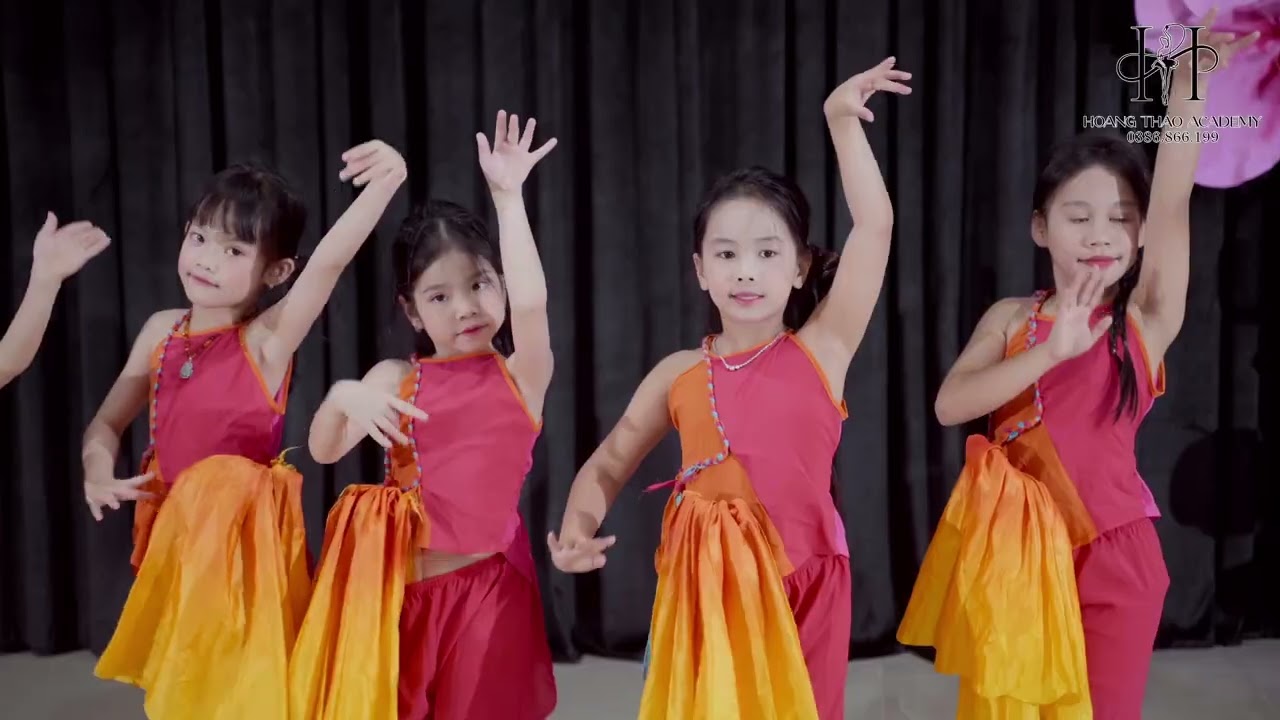 Múa Kinh Bắc - chào xuân 2026 | Hoàng Thảo Academy