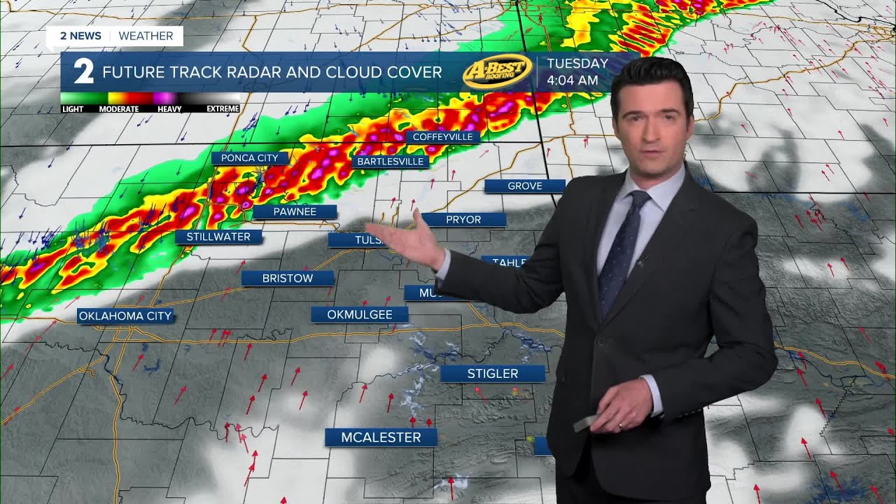 Showers and storms late Monday night into Tuesday morning - YouTube