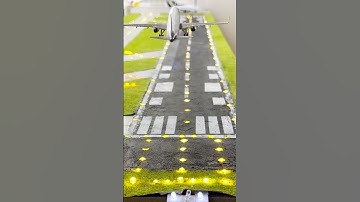 Airplane Spotting at Model Airport! Do you know the airline + type? ✈️👨‍✈️