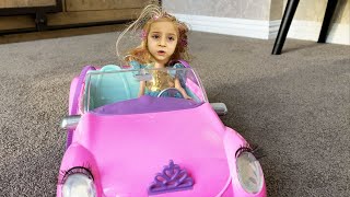 Learn Colors with Elis and her Barbie Car