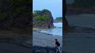Goa di pingir pantai #videoviral #pantai #laut #madasari #shortvideo #yutubeshorts #fyp