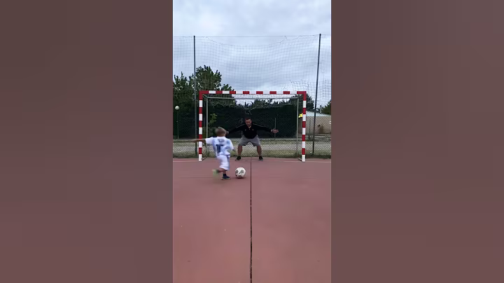 👦🏼La mejoría del pequeño de la casa. Me pilla de sorpresa y me la cuela...🥅 #gol #futbol