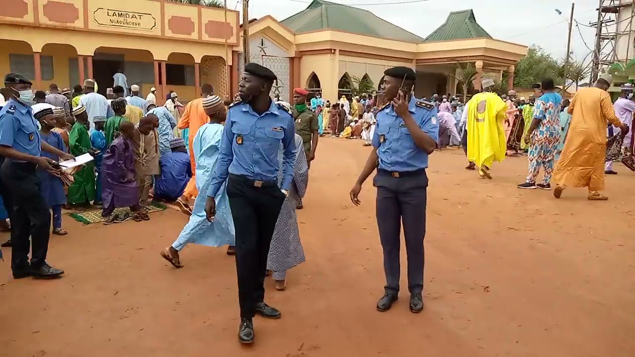 Barka da sallah l'arrivée des autorités de l'adamaoua à grand mosquée de lamido ngaoundere