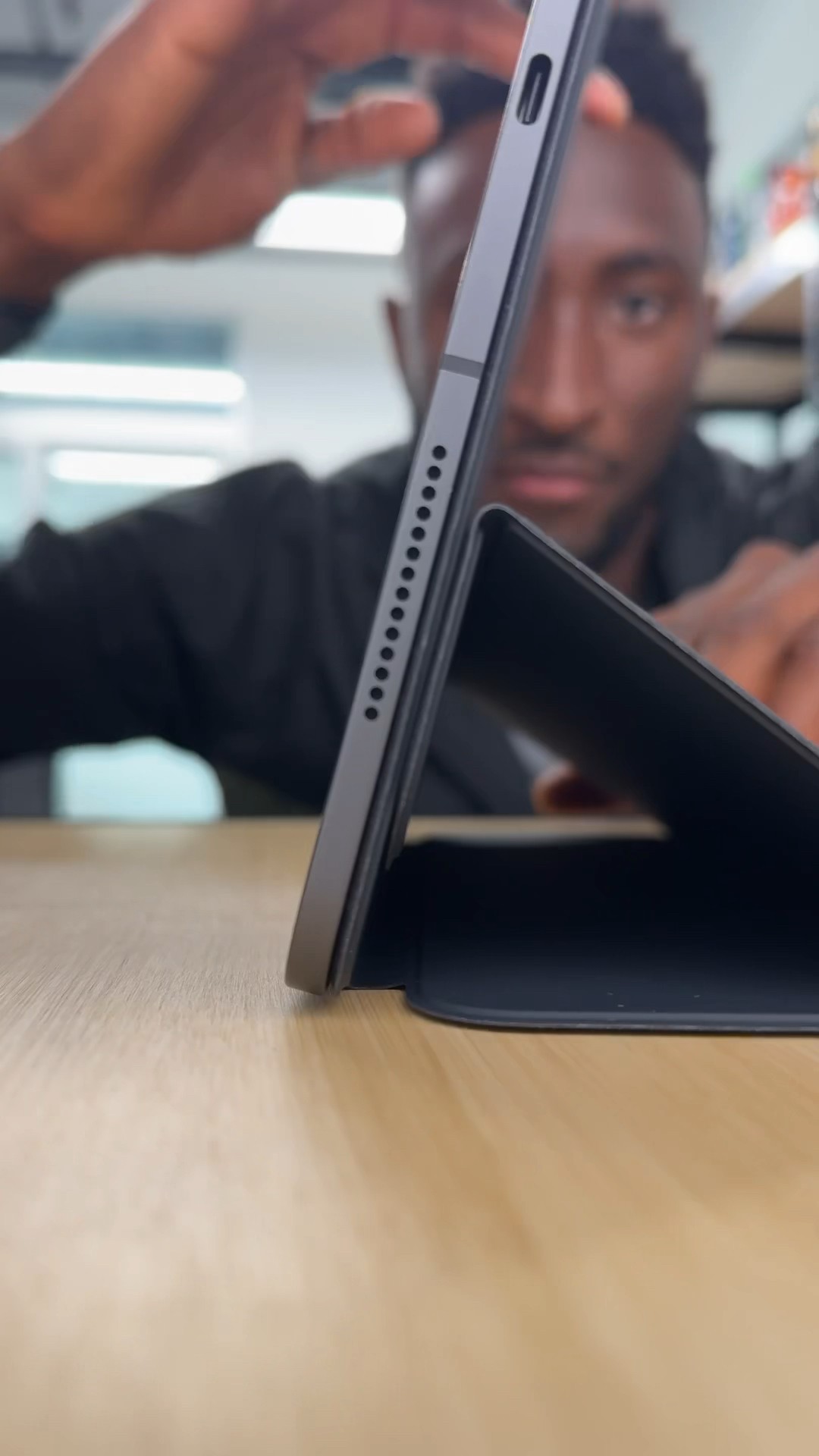 M4 iPad vs MAGNETS