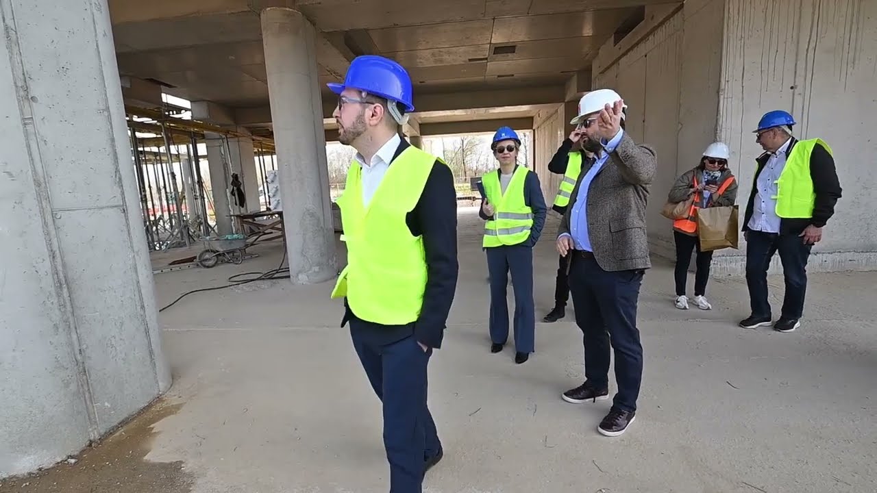 Obilazak  radova na izgradnji poslovno-stambene zgrade A11 u Podbrežju