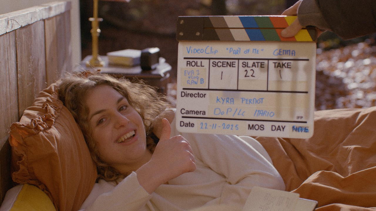 GEMMA - Part Of Me (behind the scenes) auf YouTube ansehen GEMMA - Part Of Me (behind the scenes) auf YouTube ansehen