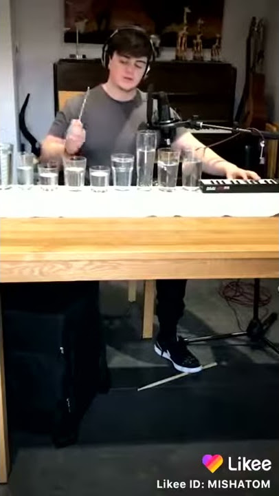 Alat musik dari gelas