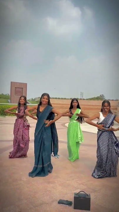 majhali bahin #dance #bhojapurihitsong #bhojpuri #girls #group #ytshorts #ytvirl #slowedandreverb