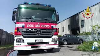 Incendio in un’azienda nell’area industriale di Saronno