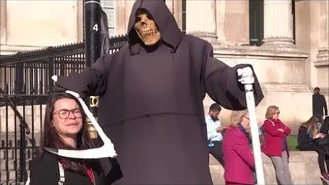Dove si trova la statua di Admiral Nelson?