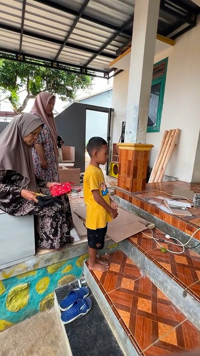 Adeknya full senyum beli miniatur nemah😁🙌🏻 #nematullahrahmaniofficial