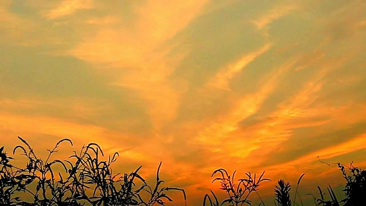 秋の大草原の夕焼け 安らぎの自然音 Youtube