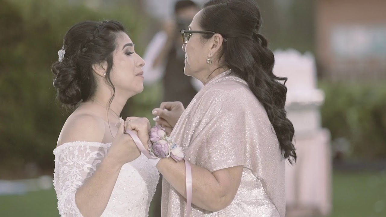 Read more about the article Madre e hija bailando el día de la boda (mi primer amor)