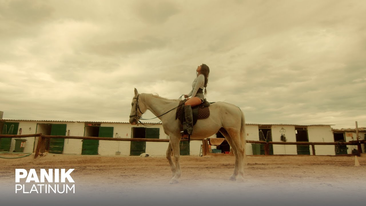 Βένια Καραγιαννίδου - Για Σένα Είναι Η Ζωή - Official Music Video