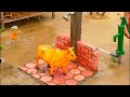 Mini Cow Takes a Shower! 🐄🚿 Mini toys Cow house