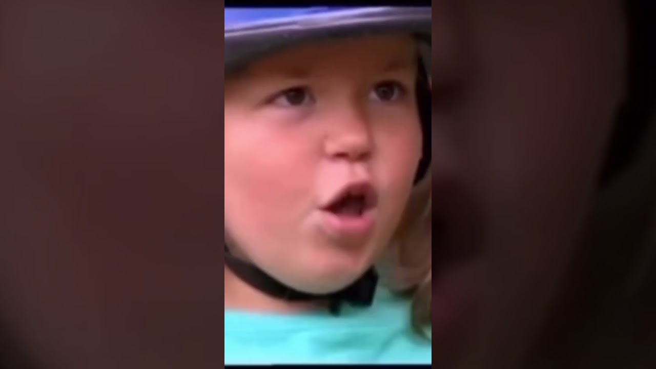 Hva er det du gjør? Slår han!