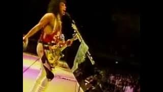 KISS - Heavens On Fire (HD)