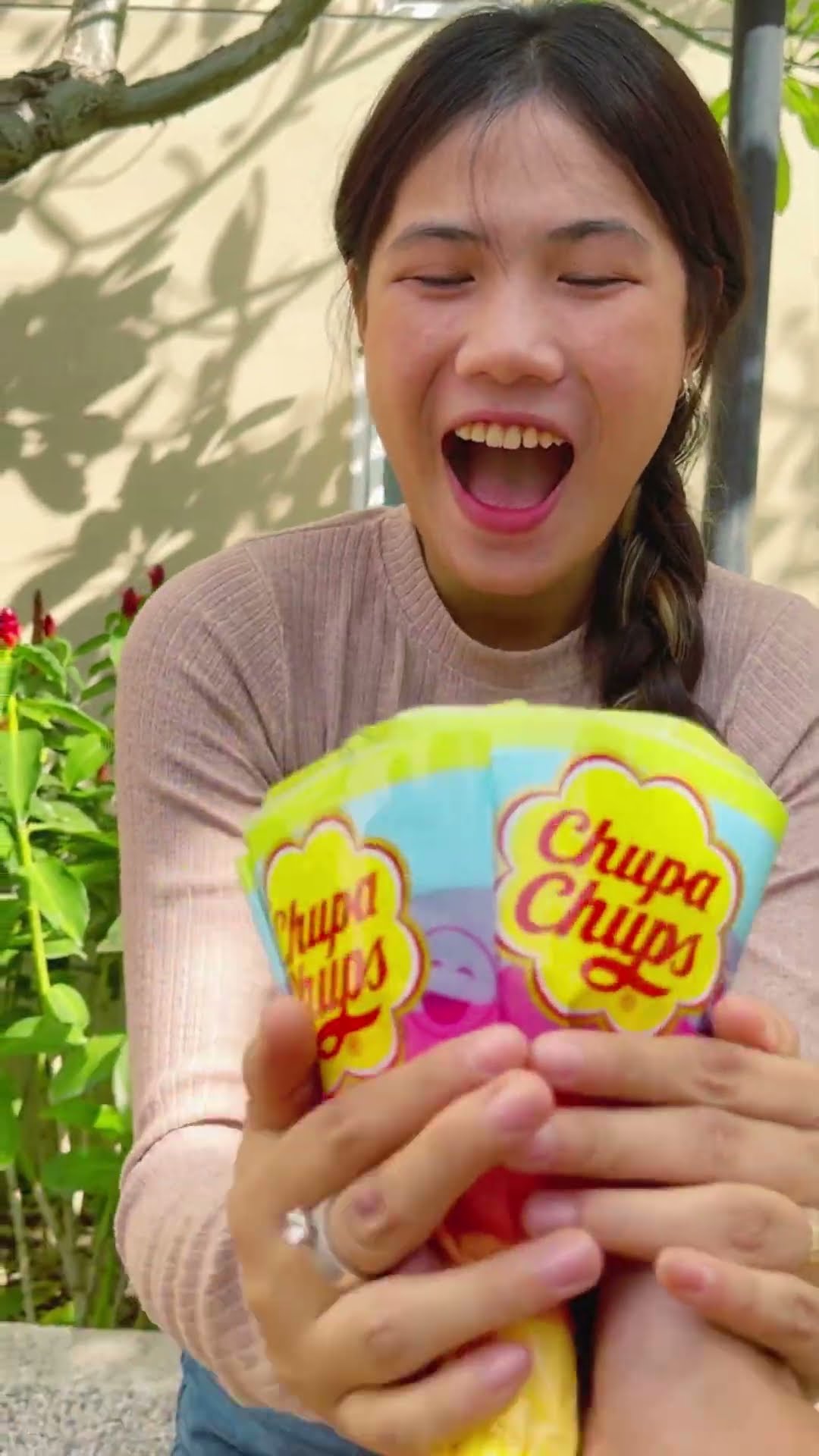 LNS - Cây kẹo NHỎ \u0026 Kẹo Chupa Chup KHỔNG LỒ || Lollipop Candy Noob vs Pro vs Hacker #shorts