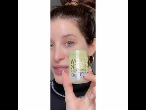 trying the sunscreen glow stick-thumbnail