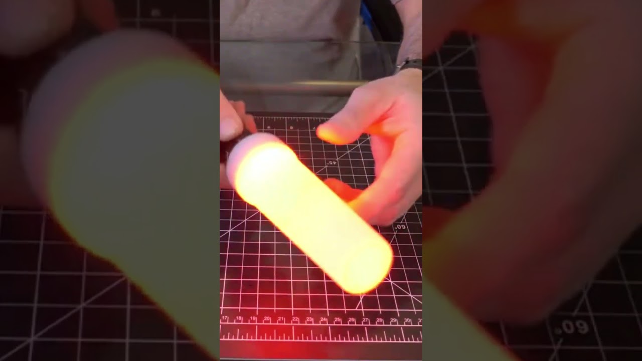 This flashlight is a MUST HAVE in your car for emergencies 🔦 