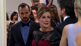 La Gata - Capítulo 18: ¡Esmeralda humilla a los Martínez Negrete! | Tlnovelas
