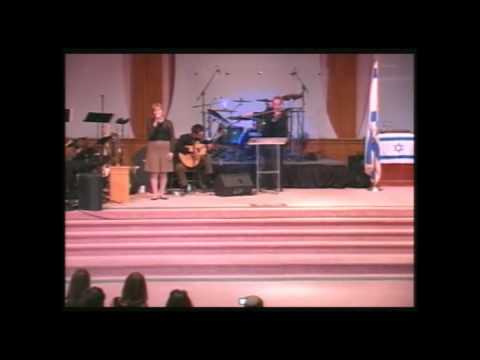 Ashley Keinath Israel Experience '09 singing Ani M...