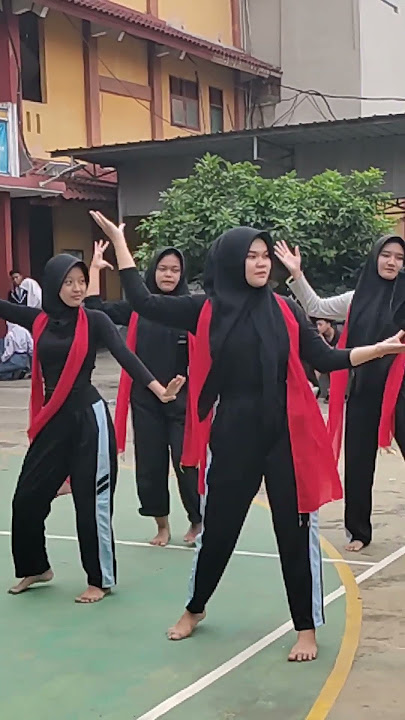Cewek cantik anak sekolah Goyang tari Jaipong #cewekcantik #jaipongan