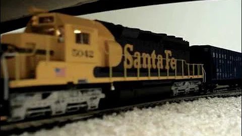 HO Santa Fe SD40-2 Broadway Limited Imports Blueline 5042