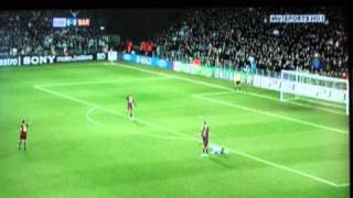 Victor Valdes Dangerous Kick