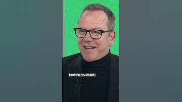 Kiefer Sutherland does not have a computer or an email address