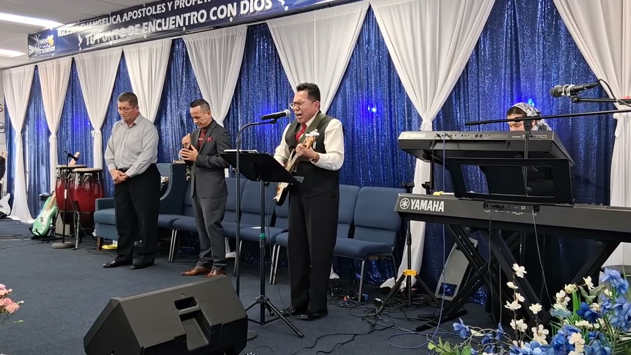 Predica  pastor Lasaro Arias canta hno Gabriel Parada y ministerio Nueva Jerusalén y  peña de Oreb 