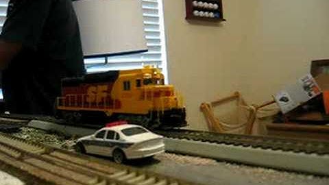 Proto 2000 SF GP30 w/ DCC and SOUND RUN