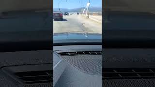 Λακκούβα στο ύψος της πλωτής Γέφυρας