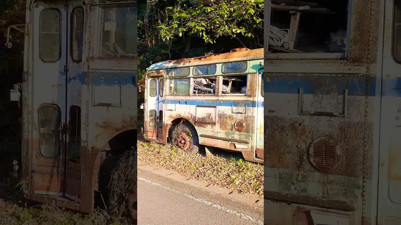 Scary & abandoned bus in Japan. Walking dead? 