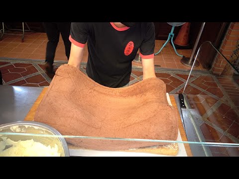 Grand walnut Mille-Feuille Cake Cutting / Taiwanese Street Food 巨大拿破崙派